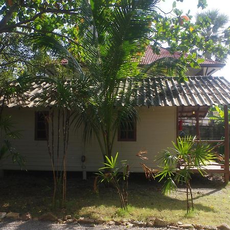 Thai House Beach Resort Ko Lanta Екстериор снимка
